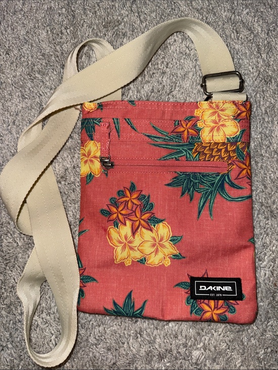 Dakine Handbags - Dakine tropical Crossbody Bag travel, boho, recycled material, small, floral